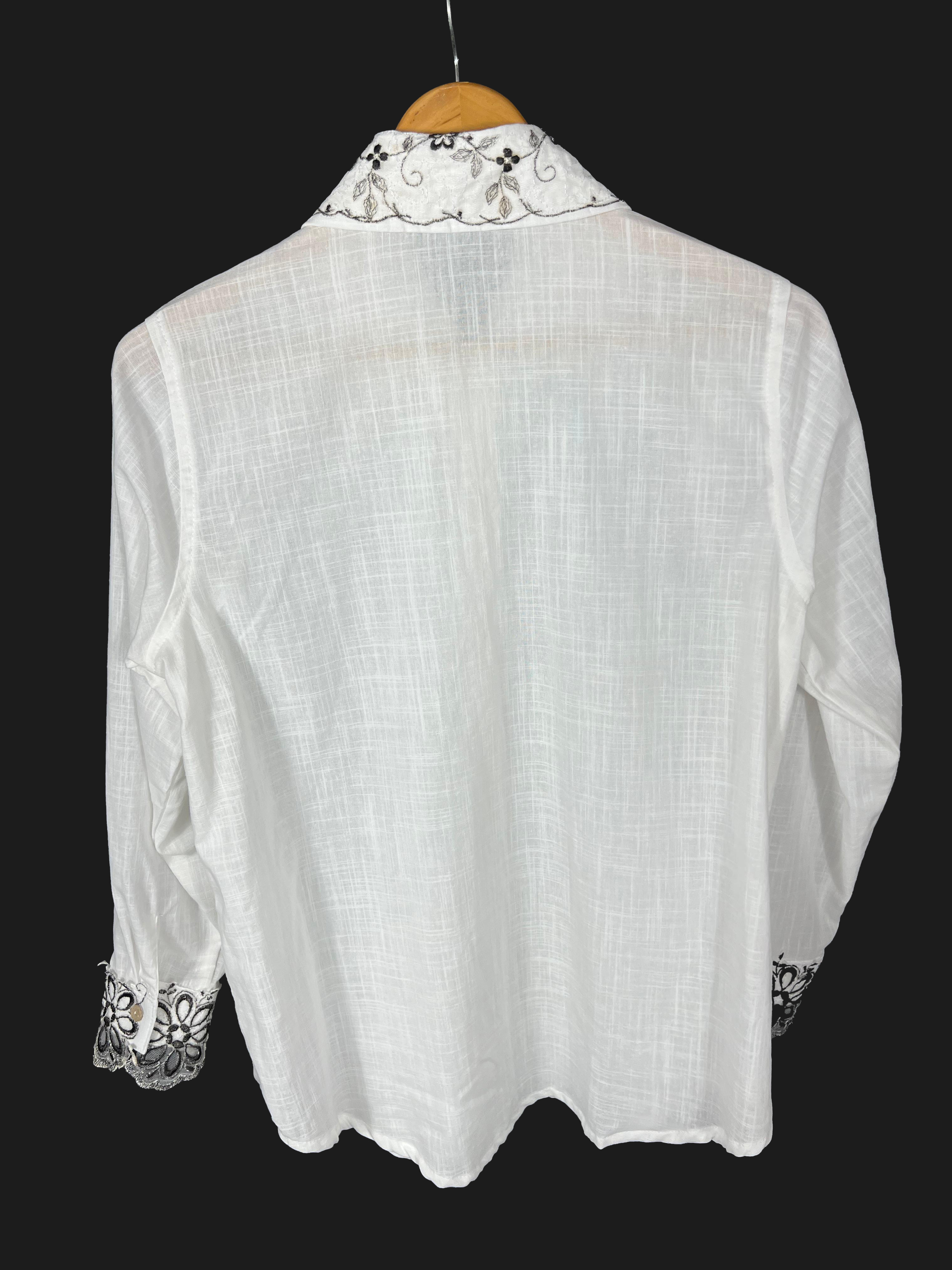 Camisa branca nº6 - vista alternativa