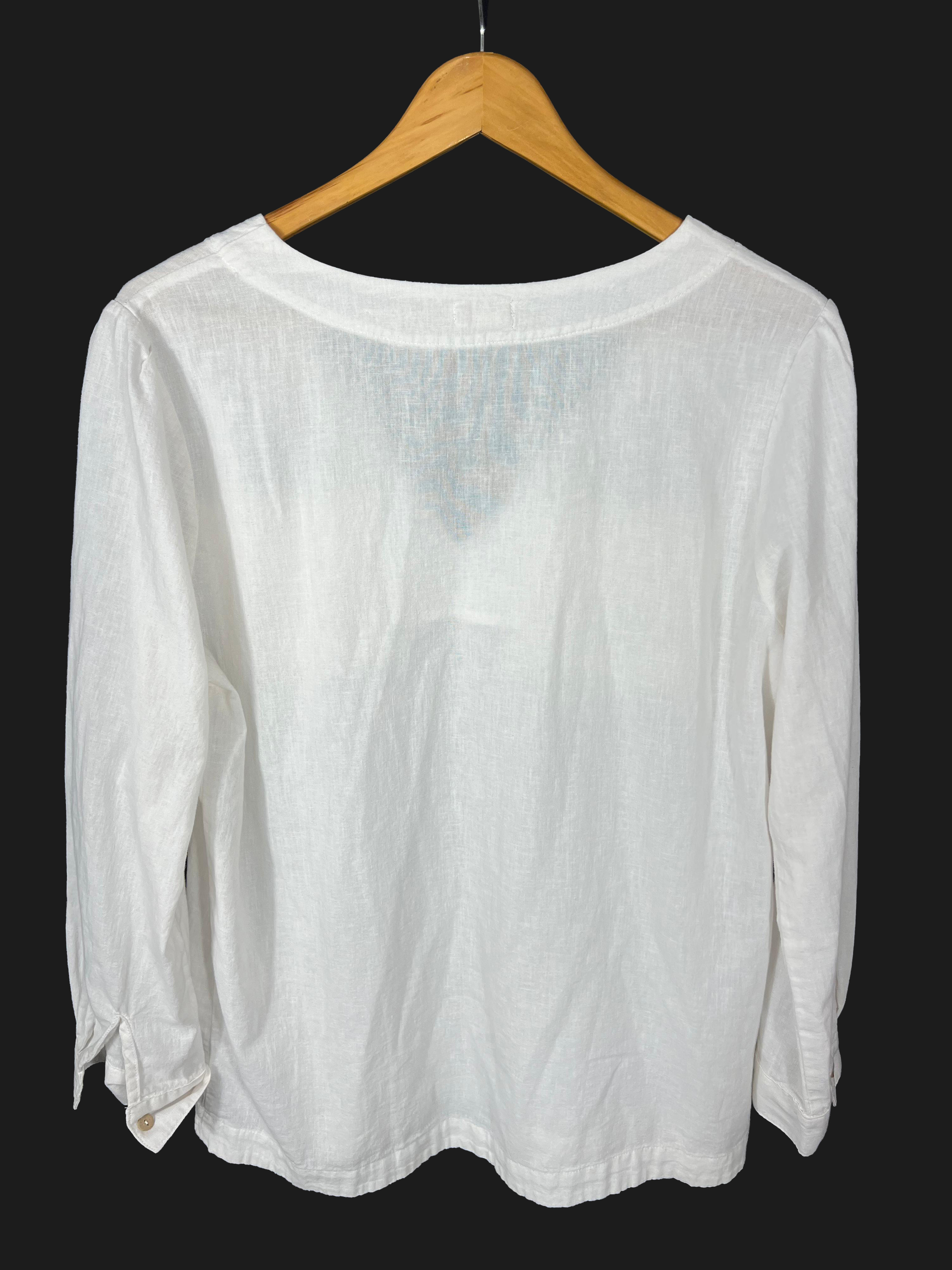 Camisa branca nº8 - vista alternativa